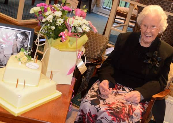 Amelia Grange celebrating her 100th  birthday. (d604a507)