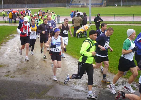 Runners at the Spen 20 in 2011.