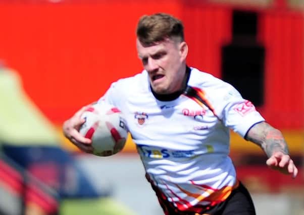 Anthony Thackeray broke the deadlock at Bradford with a try five minutes before half-time.