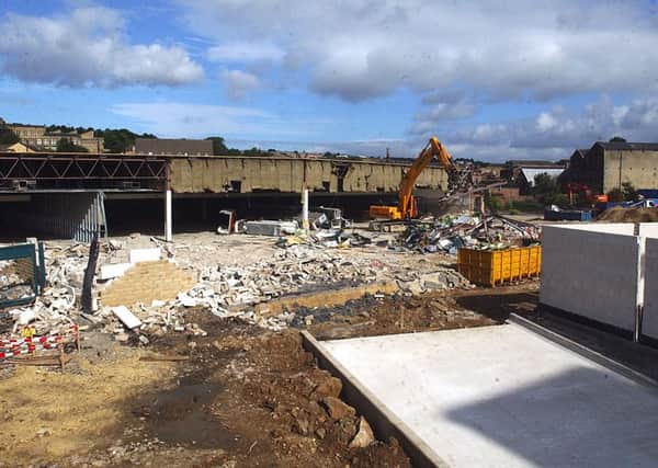 The demolition of Safeway on Bradford Road.(140950)
