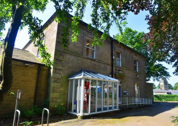 Mirfield Library. (D541A429)