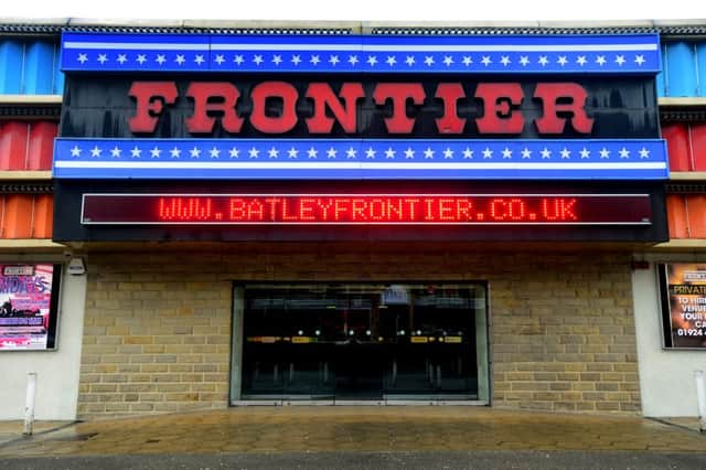 Frontier. Bradford Road in Batley. (D531F404)