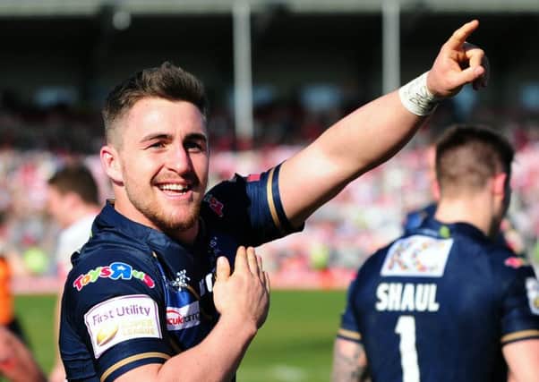 Former Shaw Cross player Curtis Naughton has joined Leigh Centurions from Hull FC.