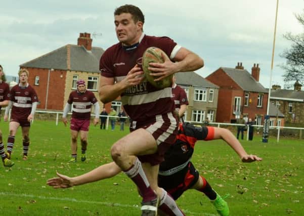 Joss Ratcliffe grabbed a dramatic try as Thornhill Trojans secured victory at Oulton Raiders despite being reduced to 12 men on four seperate occasions.